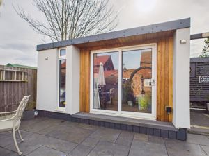 Outdoor summerhouse/work room- click for photo gallery